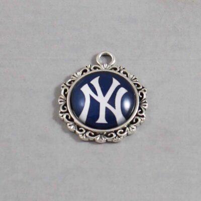 New York Yankees Wedding Garter / MLB / Baseball - Charm-568 / Wedding Garters / Bridal Garter / Prom Garter / Linda Joyce Couture